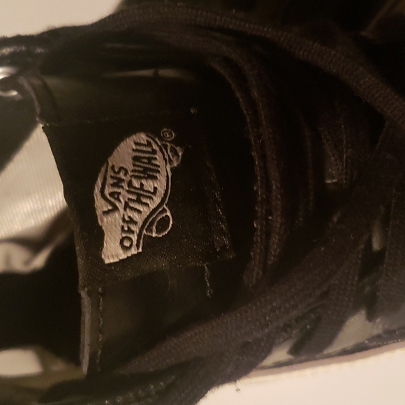 Vans - Picture 4 of 5